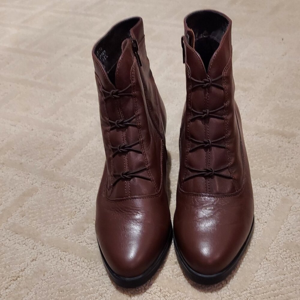 Vintage Laura Scott Short Granny Look Boots Size 6M